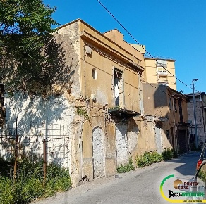 Foto Rustico in Via Pietratagliata Santa margherita, Palermo di 300 m²