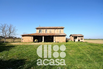 Foto Rustico in via violetti, Cesena Ponte Pietra - Case Frini di 270 m²