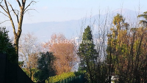 Foto Rustico a Bosisio Parini Centro di 540 m² in vendita
