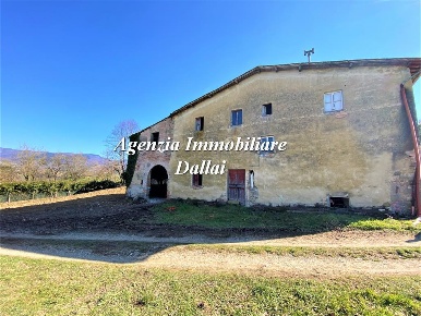 Foto Rustico in Via Roma, Scarperia e San Piero Scarperia di 185 m²