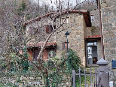 Foto Rustico a Greve in Chianti di 75 m² con 4 locali in vendita