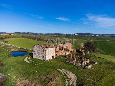 Foto Rustico a Asciano di 1200 m² in vendita