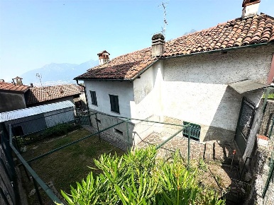 Foto Rustico in via ai poggi, Lecco Falghera di 124 m² con 4 locali