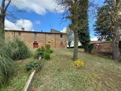 Foto Rustico a Certaldo di 330 m² con 13 locali in vendita