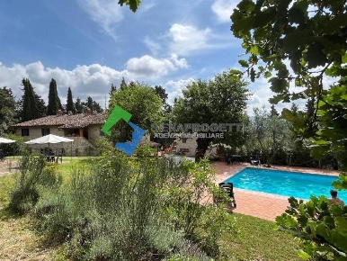 Foto Rustico a Greve in Chianti di 830 m² con 24 locali in vendita