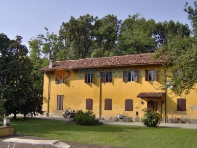 Foto Rustico a Triuggio di 360 m² con 5 locali in vendita
