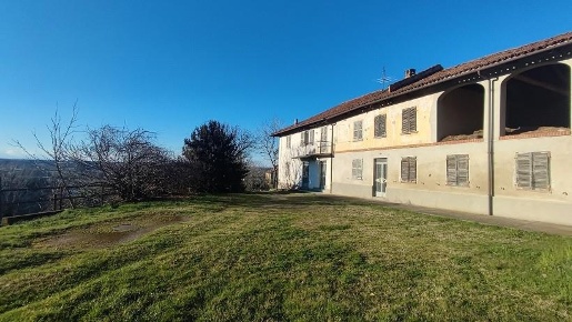 Foto Rustico in Str. Mombonino, Asti Corso Alba - Variglie di 500 m²
