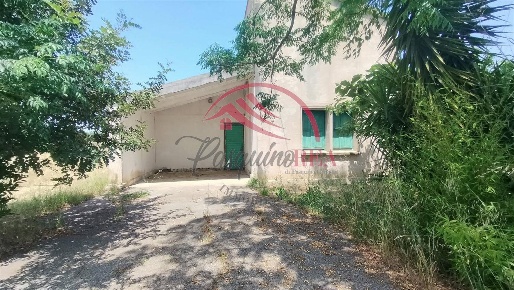 Foto Rustico a Campomarino di 126 m² con 4 locali in vendita