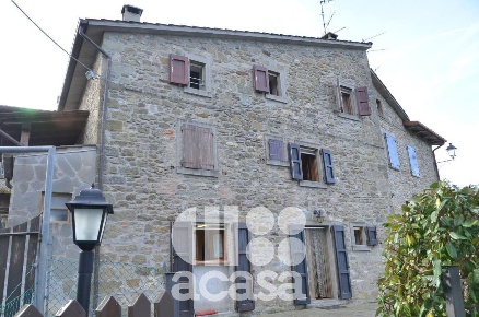 Foto Rustico a Bagno di Romagna di 150 m² con 8 locali in vendita