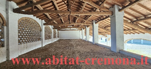 Foto Rustico in via galileo galilei, Grumello Cremonese ed Uniti di 1800 m²