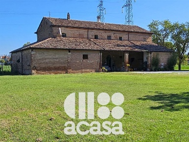 Foto Rustico a Cesena Ippodromo di 387 m² con 12 locali in vendita