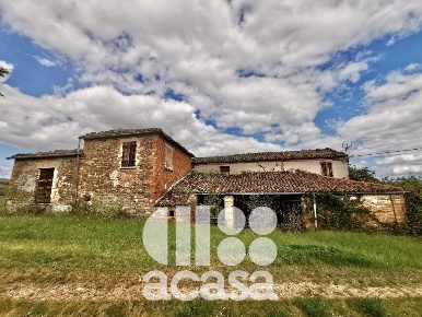 Foto Rustico a Mercato Saraceno di 280 m² con 6 locali in vendita