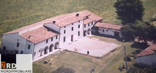 Foto Rustico in Strada Vicinale Furga, Curtatone di 950 m² in vendita