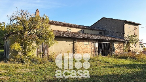 Foto Rustico a Cesena Carpineta di 400 m² con 7 locali in vendita