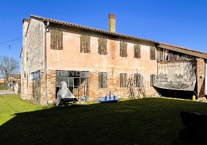 Foto Rustico in Via Stradone, Torri di Quartesolo Stradone di 500 m²