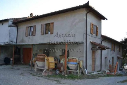 Foto Rustico in Via Roma, Scarperia e San Piero Scarperia di 140 m²