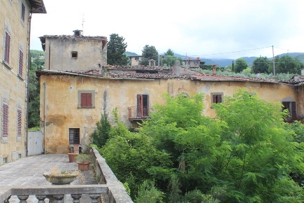 Foto Rustico a Reggello di 2000 m² con 56 locali in vendita