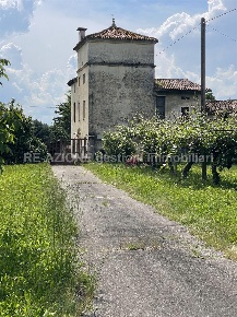 Foto Rustico in Via Salgaroni, Montecchio Precalcino Levà di 645 m²