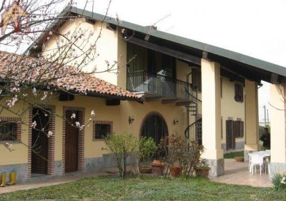 Foto Rustico in via roma, Gropello Cairoli Centro di 234 m² con 4 locali