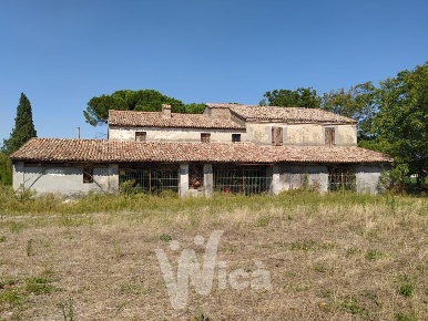 Foto Rustico a Cervia di 630 m² con 1 locali in vendita