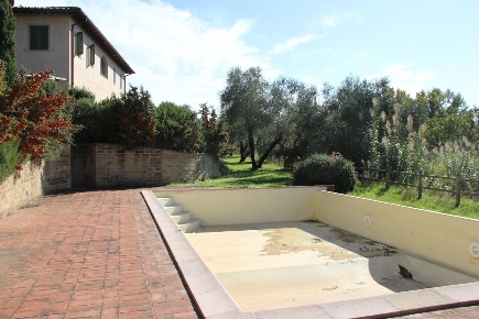 Foto Rustico in Via Usigliano, Palaia di 435 m² con 10 locali in vendita