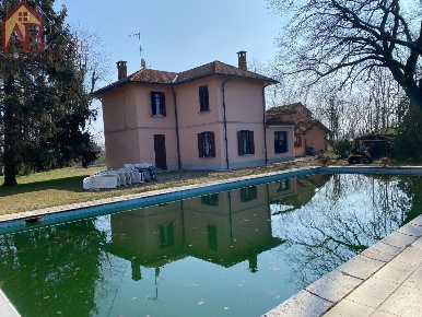 Foto Rustico a Gambolò di 200 m² con 4 locali in vendita