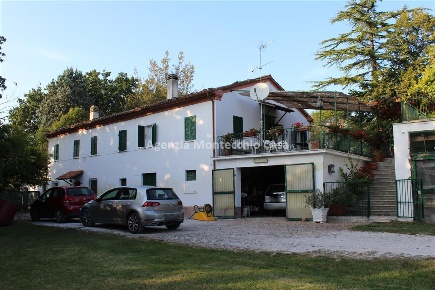 Foto Rustico in Via Campanara, Pesaro Torraccia - Tre Ponti di 327 m²
