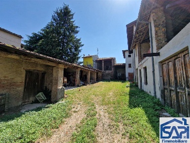 Foto Rustico in VIA FONTI, Retorbido Centro di 450 m² con 10 locali