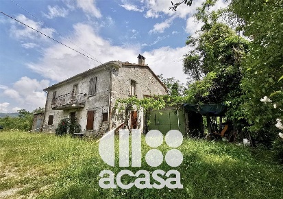 Foto Rustico a Sant'Agata Feltria di 240 m² con 7 locali in vendita