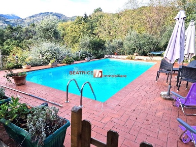 Foto Rustico in VIA SEI MIGLIA, Camaiore Camaiore Paese di 115 m²