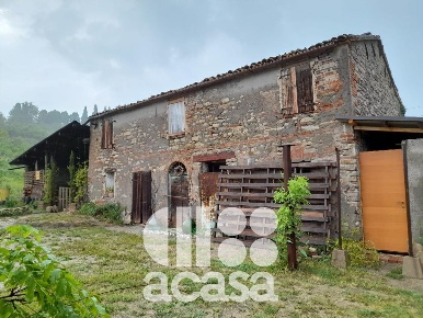 Foto Rustico a Cesena Luzzena di 320 m² con 6 locali in vendita