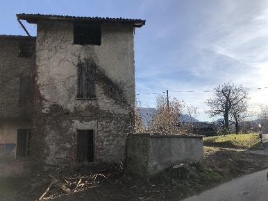 Foto Rustico a Galbiate di 550 m² con 20 locali in vendita