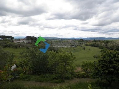 Foto Rustico a Siena di 450 m² in vendita
