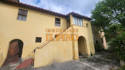 Foto Rustico a Vicopisano di 300 m² con 9 locali in vendita