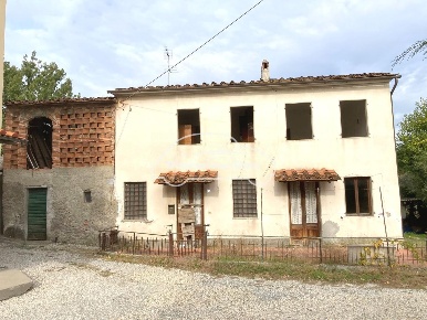 Foto Rustico a Montecarlo di 200 m² con 8 locali in vendita