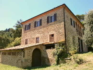 Foto Rustico a Chianni di 225 m² con 8 locali in vendita