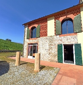 Foto Rustico a Lucca Maggiano - San Macario di 224 m² con 9 locali