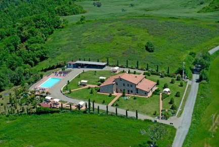 Foto Rustico a Volterra Centro di 500 m² con 20 locali in vendita
