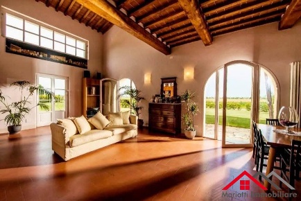 Foto Rustico a San Giuliano Terme San Giuliano Terme Paese di 300 m²