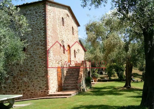 casale in vendita a Camaiore
