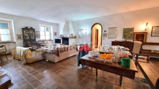 Foto Rustico a San Giuliano Terme Colignola, Campo di 160 m² con 6 locali