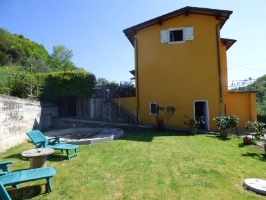 Foto Rustico a Lucca La Maulina - Morianese di 100 m² con 6 locali