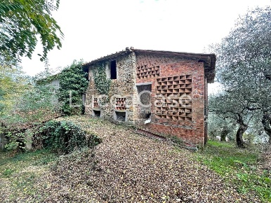 Foto Rustico a Lucca Mutigliano - Torre di 149 m² con 6 locali in vendita