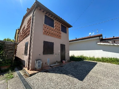 Foto Rustico a Lucca San Pietro a Vico - San Cassiano di 80 m² con 3 locali