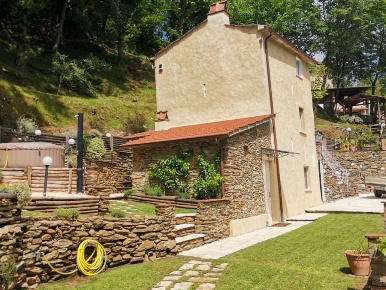Foto Rustico a Seravezza di 80 m² con 4 locali in vendita