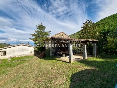 Foto Rustico a Buti Centro di 90 m² con 4 locali in vendita