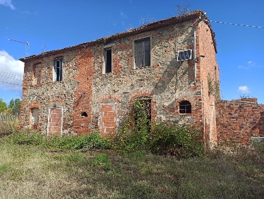 Foto Rustico a Altopascio Marginone di 200 m² con 7 locali in vendita