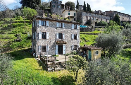 Foto Rustico a Borgo a Mozzano di 105 m² con 5 locali in vendita