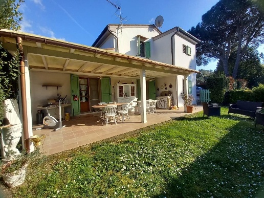 casa indipendente in vendita a Crespina Lorenzana in zona Crespina