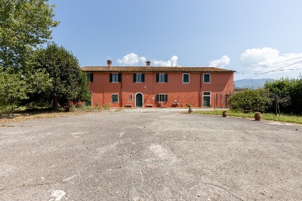 Foto Rustico a San Giuliano Terme Colignola, Campo di 900 m² con 15 locali